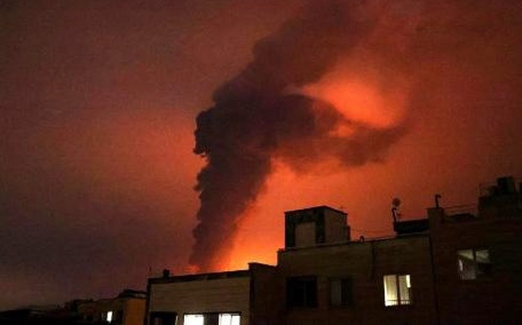 as israel serang depot minyak iran