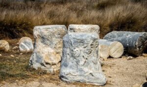 Illustrasi: Batuan kuno.