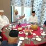 Wagub Kepri Nyanyang Haris Pratamura (kiri) bersama para tokoh Melayu dan tokoh BP3KR, saat berbuka puasa bersama di Hotel Asialink, Batam, 13/5/2026.