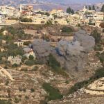 Asap mengepul setelah serangan Israel menyusul perintah evakuasi militer Israel, di Chehour, Lebanon selatan, 19 November 2025. (Reuters)