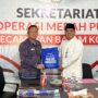 Kepala Ombudsman RI Perwakilan Kepri, Dr Lagat Siadari bersama Camat Batam Kota, Dwiki Septiawan, saat melakukan peninjauan layanan publik di kantor Kecamatan Batam Kota, Kamis, 16/4/2026.