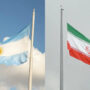 Bendera Argentina (kiri) dan Bendera Iran.