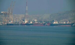 Selat Hormuz: Masih terdapat banyak kebingungan mengenai bagaimana blokade tersebut akan diberlakukan, dan bagaimana pasukan AS kemungkinan akan menanggapi tantangan yang tak terhindarkan.