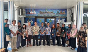 Ombudsman Perwakilan Kepri saat memantau fasilitas dan kenyamanan warga terkait pelayanan publik di di Sekupang.
