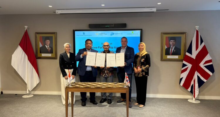 Penandatanganan kerjasama antara PT Wiraraja Indonesia dengan Polythene UK Ltd, di Kedubes RI du London, pada 29 Juni 2026.