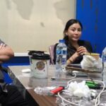 Selebgram Ayu Aulia, ketika menuturkan memory sekuntum bunga Valentine, yang dibumbui dengan air mata, di Graha PWI Kepri, Batam, Sabtu, 26/9/2026.